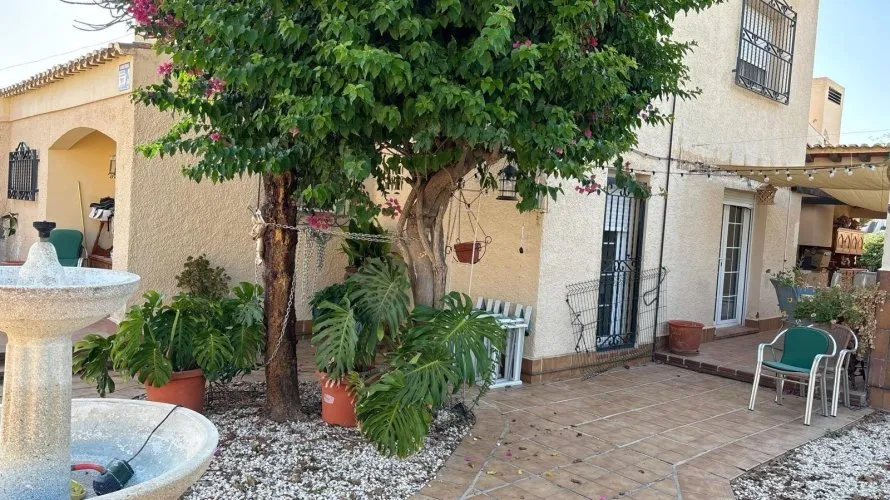 4 bedrooms villa for sale, Torrevieja, Spain No. 764 № 1