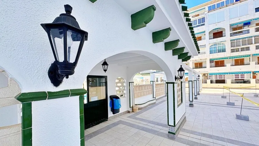 1 bedroom apartment for sale, Torrevieja, Spain No. 1077 № 2