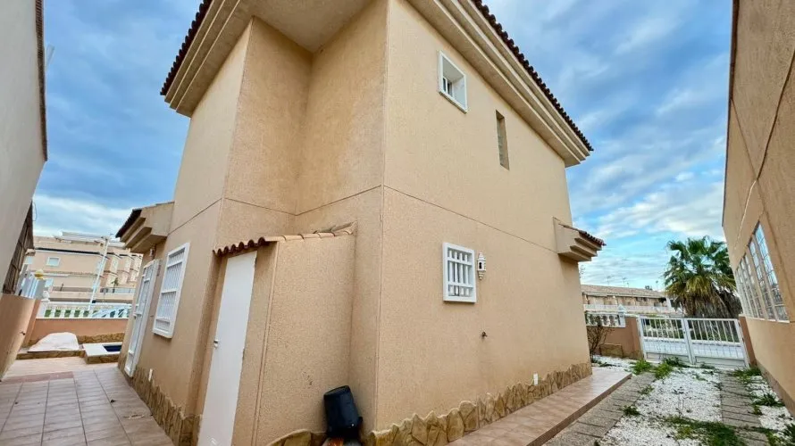 3 bedrooms apartment for sale, Torrevieja, Spain No. 1088 № 20