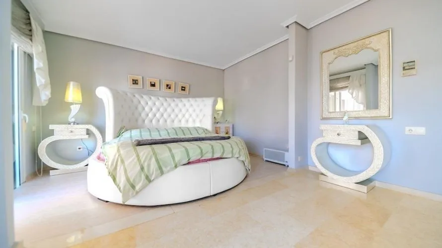 5 bedrooms villa for sale, Torrevieja, Spain No. 768 № 13