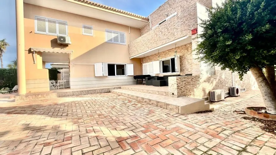 4 bedrooms villa for sale, Torrevieja, Spain No. 234