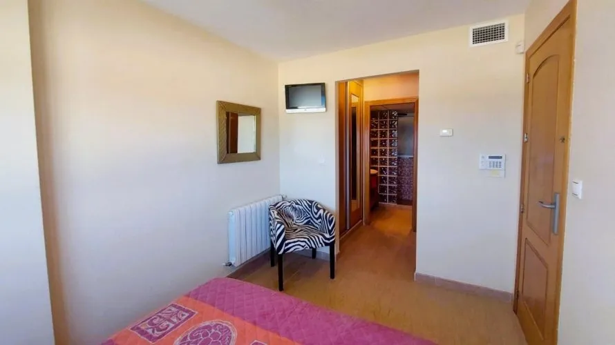 4 bedrooms apartment for sale, Torrevieja, Spain No. 581 № 16