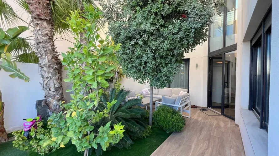 3 bedrooms villa for sale, La Veleta, Spain No. 576 № 9