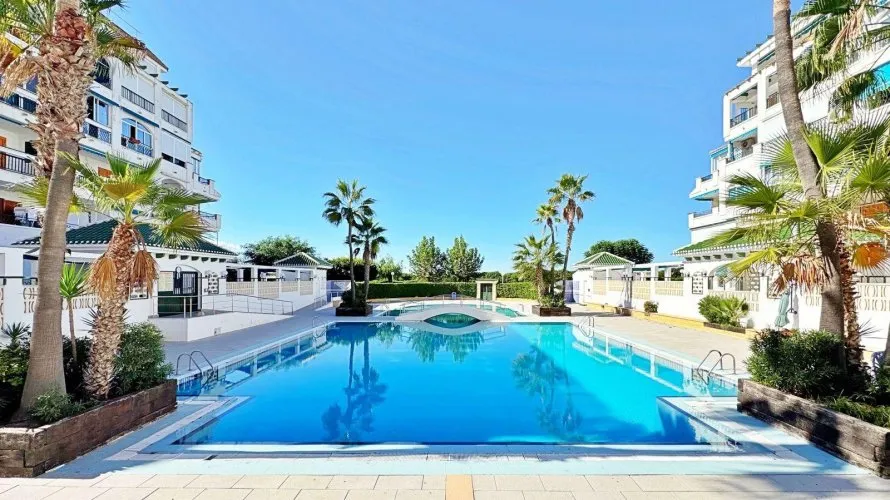 1 bedroom apartment for sale, Torrevieja, Spain No. 1077 № 11