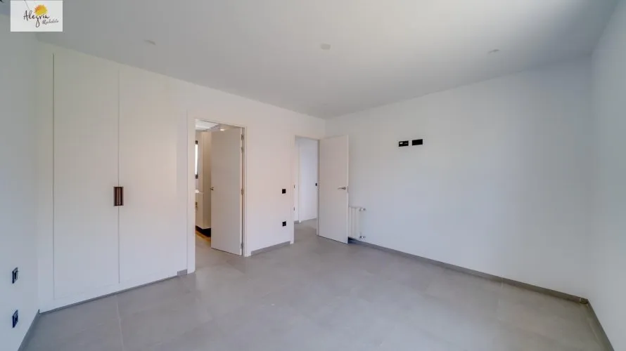 5 bedrooms villa for sale, Calpe, Spain No. 460 № 11