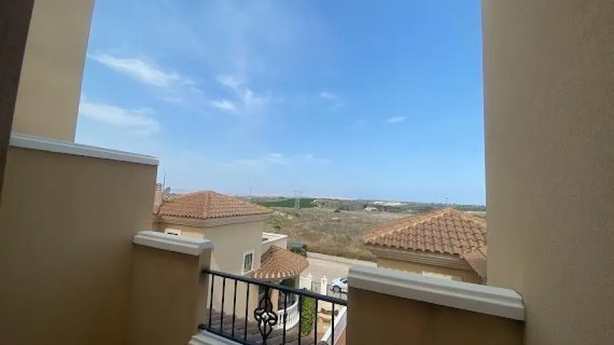 2 bedrooms house for sale, San Miguel de Salinas, Spain No. 1064 № 3