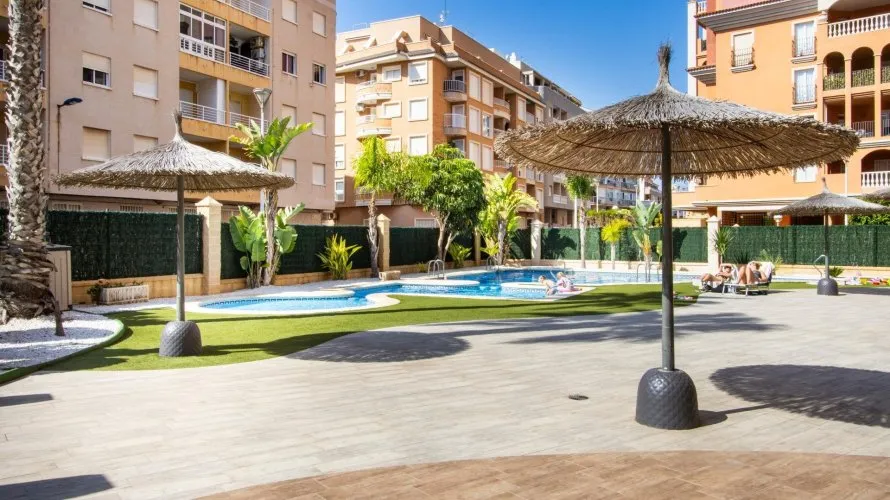 3 bedrooms apartment for sale, Torrevieja, Spain No. 112 № 2
