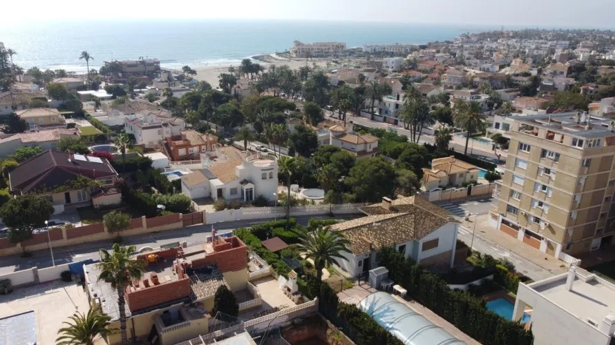 4 bedrooms villa for sale, La Zenia, Spain No. 275 № 13