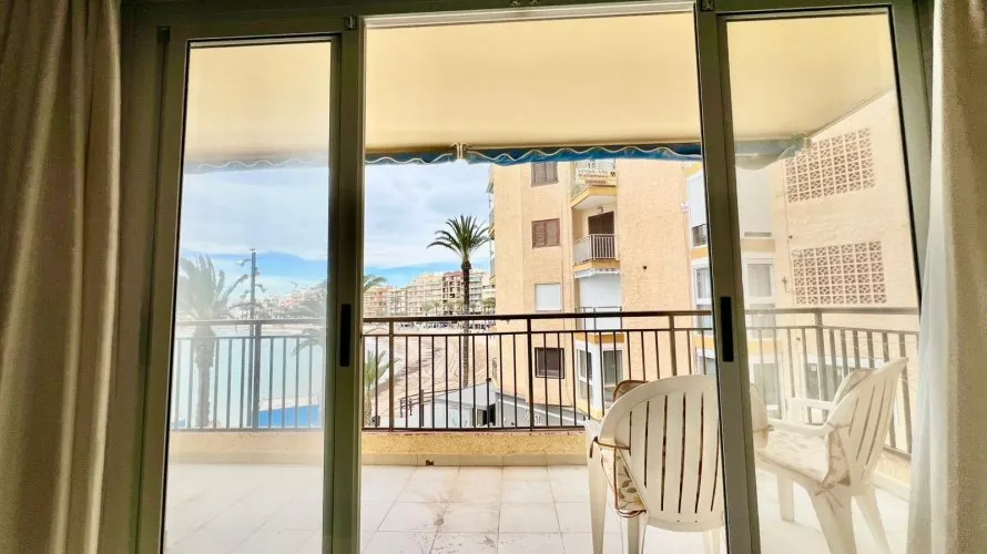 3 bedrooms apartment for sale, Torrevieja, Spain No. 1050 № 11