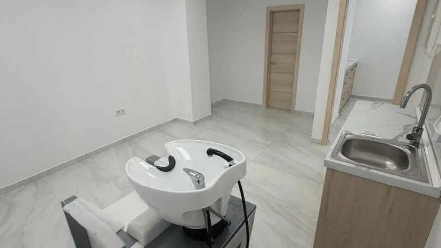 87.85m² commercial property for sale, Torrevieja, Spain No. 1468 № 17