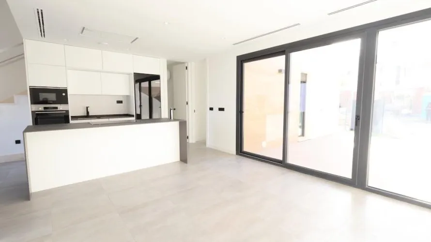 3 bedrooms apartment for sale, Los Alcazares, Spain No. 686 № 7