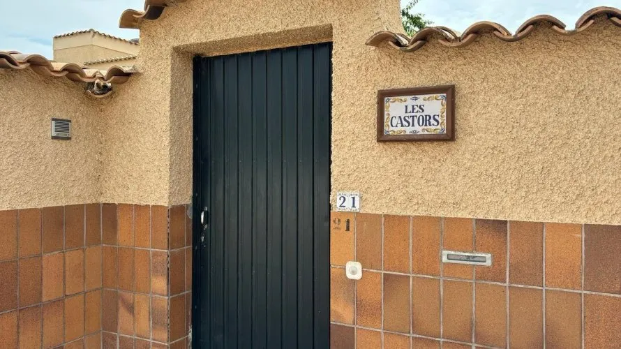 4 bedrooms villa for sale, Torrevieja, Spain No. 764