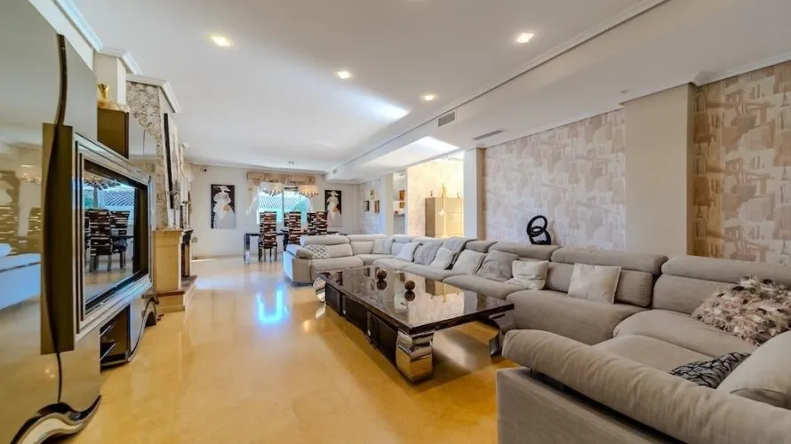 5 bedrooms villa for sale, Torrevieja, Spain No. 768 № 2