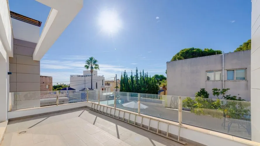 461m² villa for sale, Torrevieja, Spain No. 1022