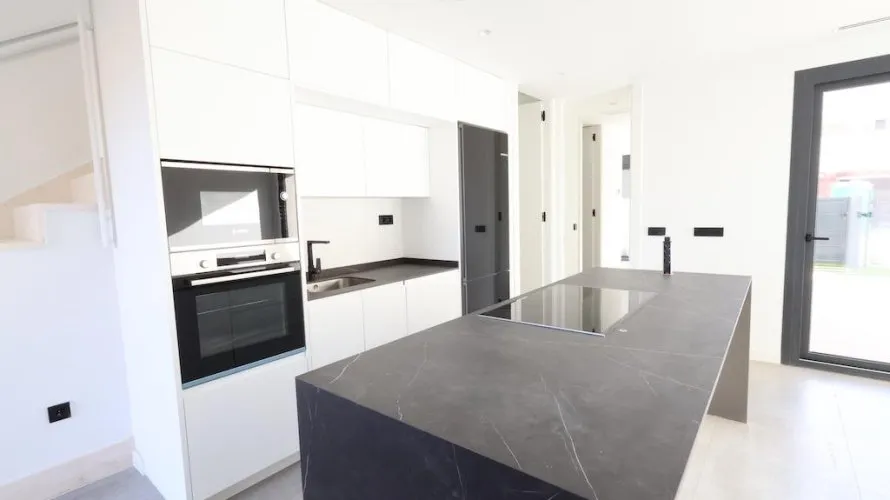 3 bedrooms apartment for sale, Los Alcazares, Spain No. 686 № 6