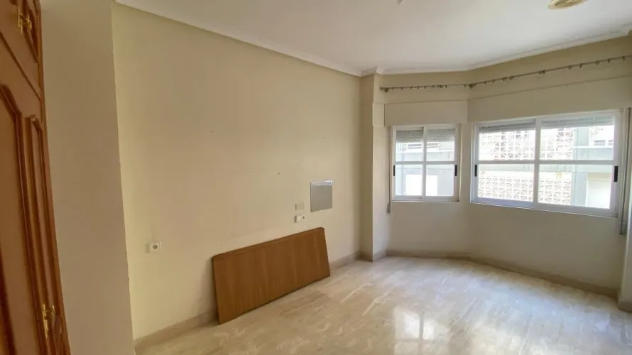 4 bedrooms apartment for sale, Torrevieja, Spain No. 817 № 3
