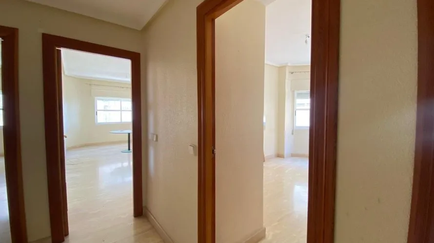 4 bedrooms apartment for sale, Torrevieja, Spain No. 817 № 18