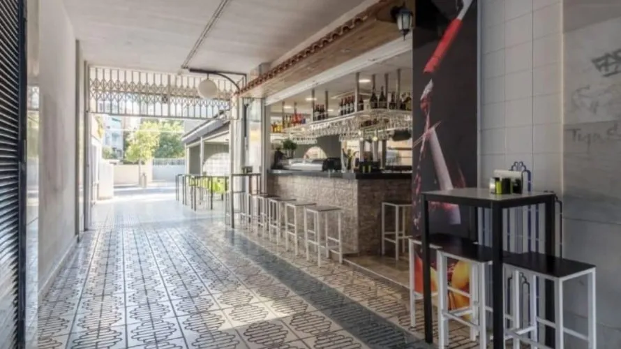 72m² commercial property for sale, Alicante, Spain No. 737 № 2