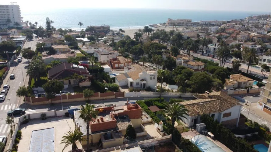 4 bedrooms villa for sale, La Zenia, Spain No. 275 № 12