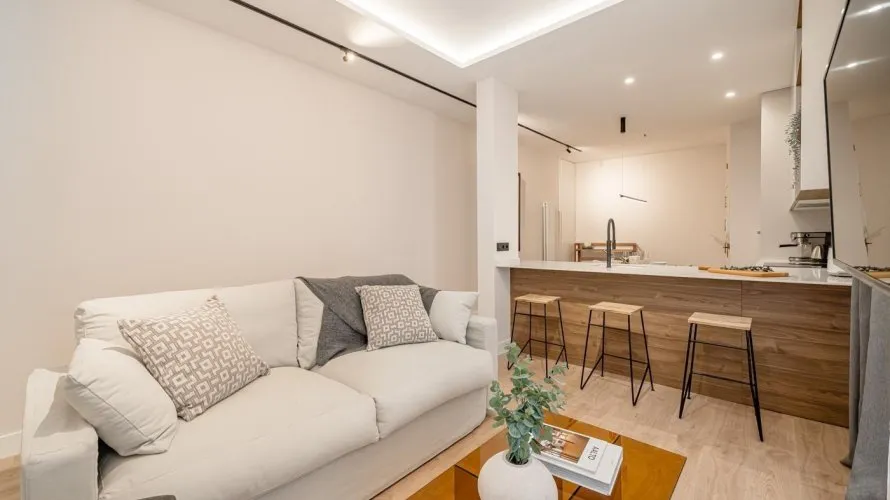 3 bedrooms apartment for sale, Madrid, Spain No. 570 № 2