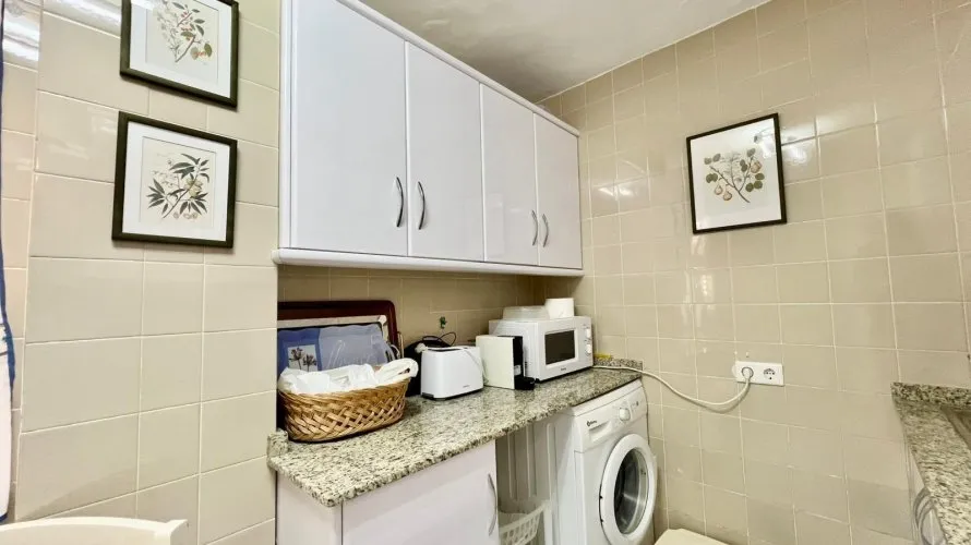 3 bedrooms apartment for sale, Torrevieja, Spain No. 1050 № 22
