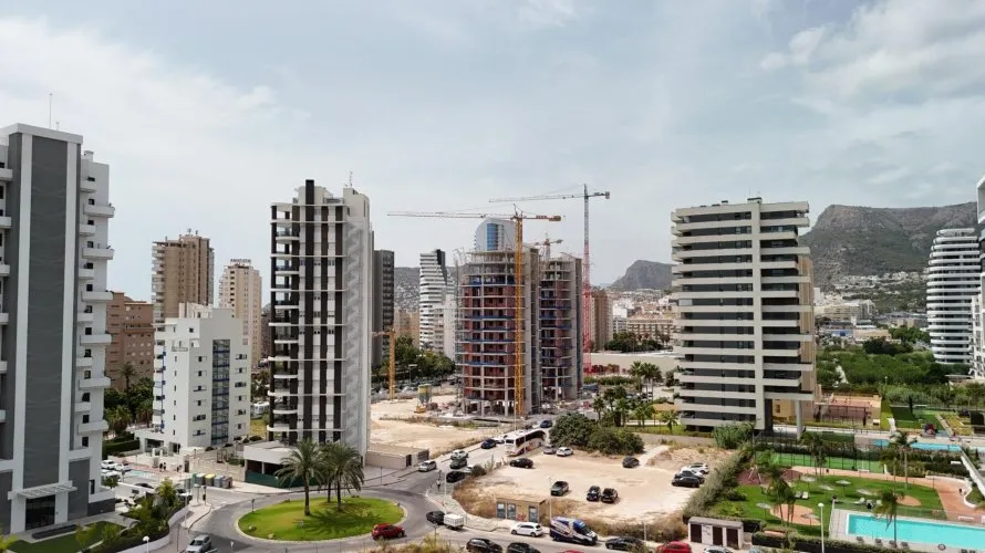 3 bedrooms apartment for sale, Calpe, Spain No. 166 № 2