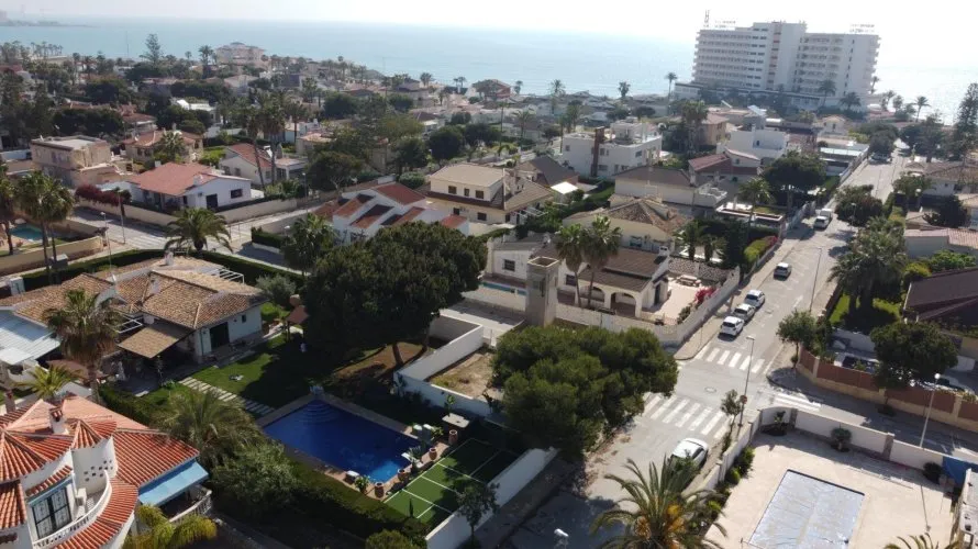 4 bedrooms villa for sale, La Zenia, Spain No. 275 № 11