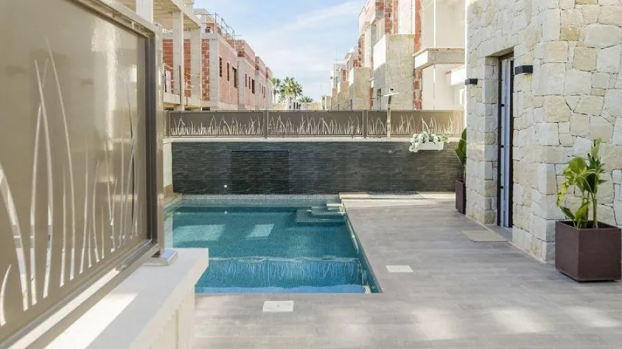 3 bedrooms villa for sale, Ciudad Quesada, Spain No. 284 № 24