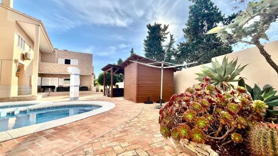 4 bedrooms villa for sale, Torrevieja, Spain No. 234 № 10