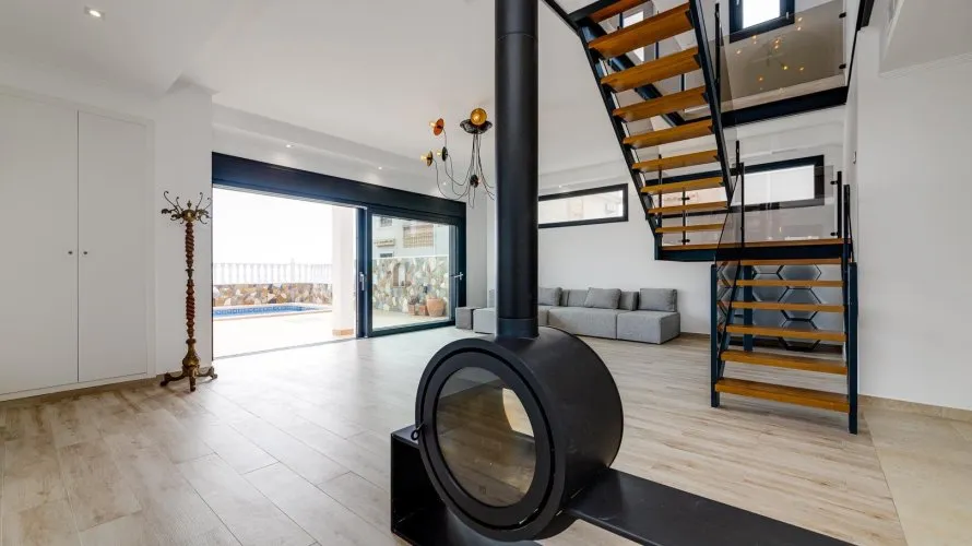 4 bedrooms villa for sale, Torrevieja, Spain No. 480 № 1