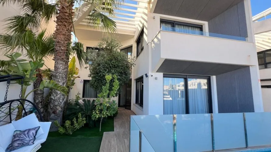 3 bedrooms villa for sale, La Veleta, Spain No. 576 № 6