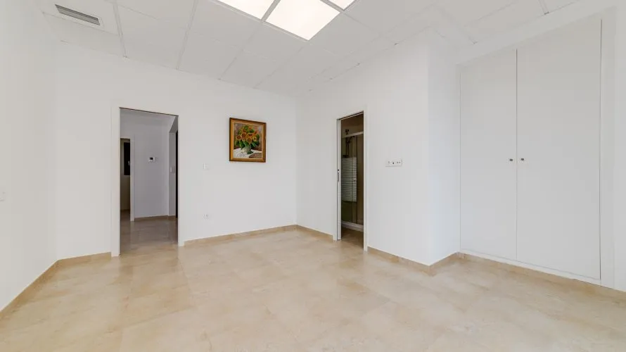 4 bedrooms villa for sale, Torrevieja, Spain No. 480 № 10