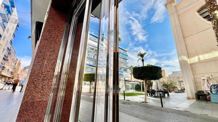 3 bedrooms apartment for sale, Torrevieja, Spain No. 162 № 2