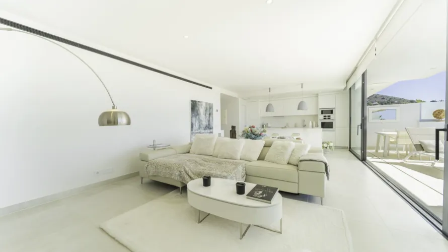 3 bedrooms apartment for sale, Fuengirola, Spain No. 102 № 16