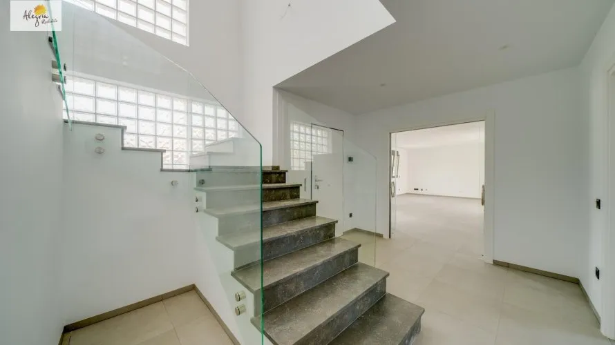 5 bedrooms villa for sale, Calpe, Spain No. 460 № 8