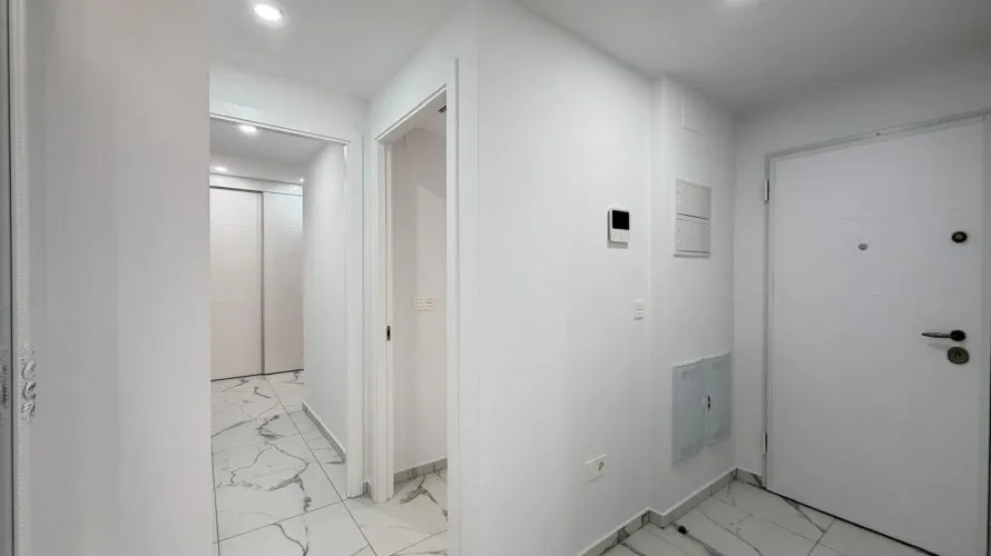 2 bedrooms apartment for sale, Torrevieja, Spain No. 1055 № 1