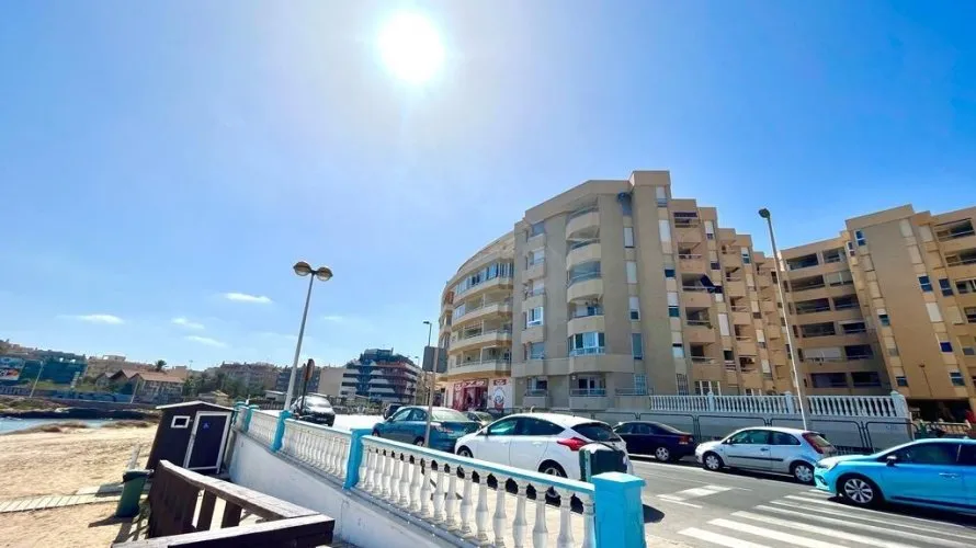 2 bedrooms penthouse for sale, Torrevieja, Spain No. 1080