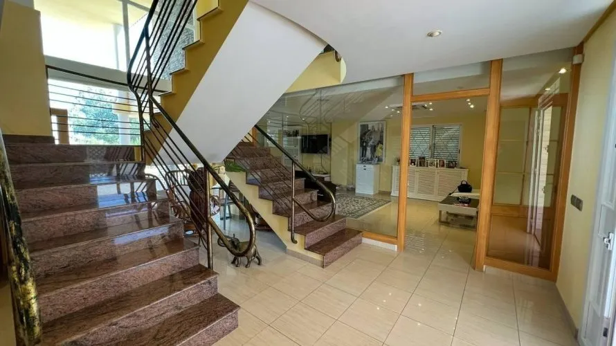 4 bedrooms apartment for sale, Manises, Spain No. 1369 № 8