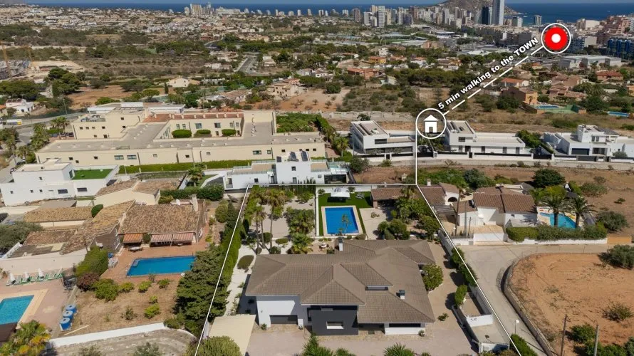 6 bedrooms villa for sale, Calpe, Spain No. 232 № 7