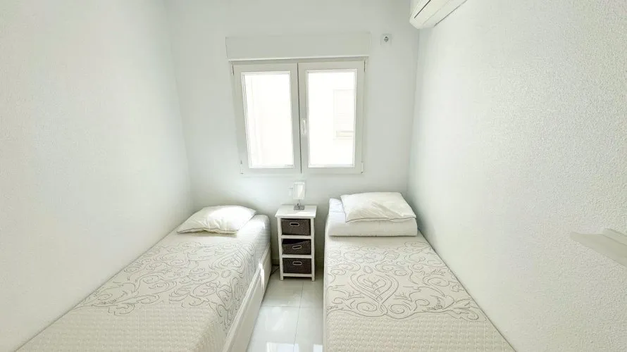 2 bedrooms penthouse for sale, Torrevieja, Spain No. 646 № 11