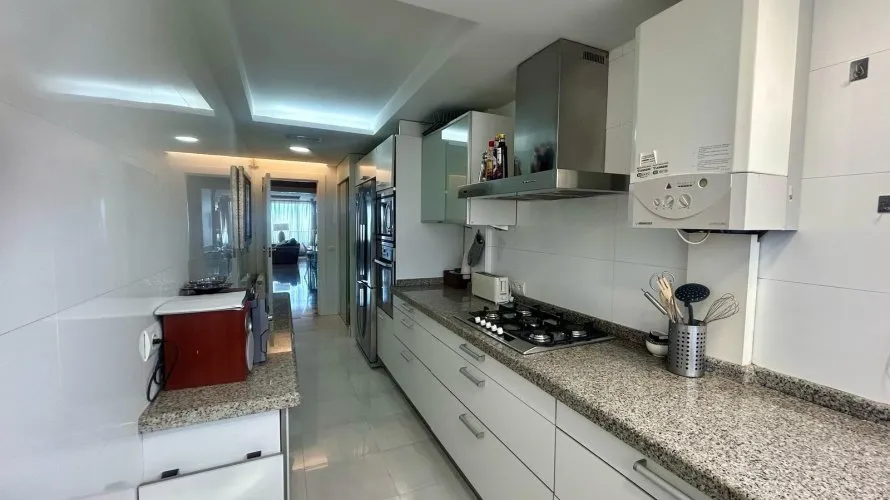 3 bedrooms apartment for sale, Benidorm, Spain No. 726 № 2