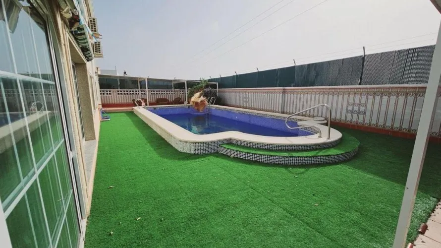 5 bedrooms villa for sale, Torrevieja, Spain No. 750 № 10