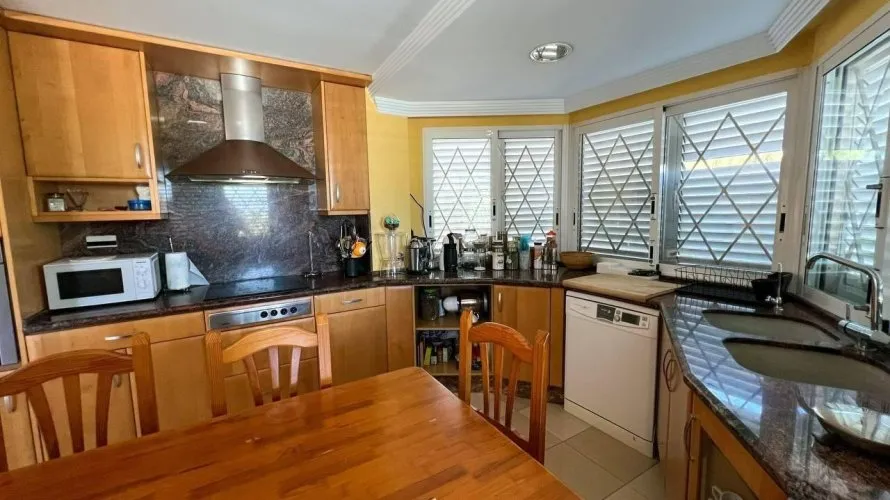 4 bedrooms apartment for sale, Manises, Spain No. 1369 № 6