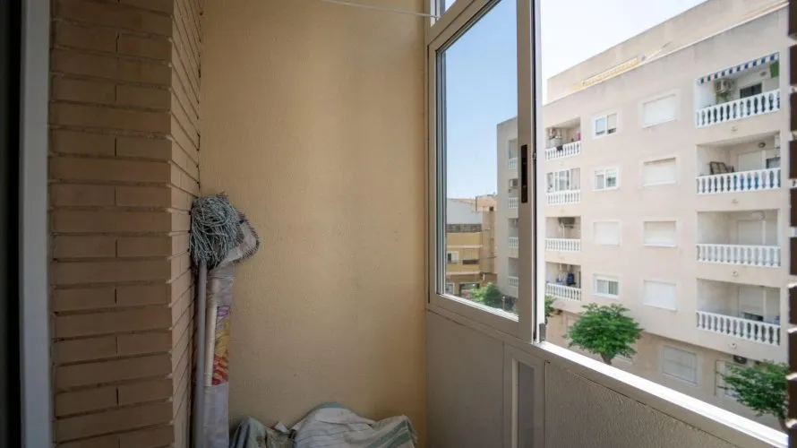 2 bedrooms apartment for sale, Torrevieja, Spain No. 2761 № 3