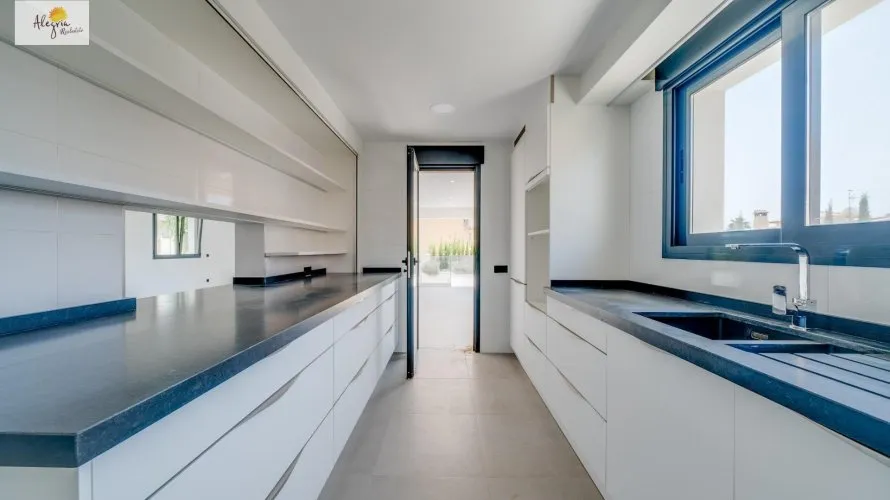 5 bedrooms villa for sale, Calpe, Spain No. 460 № 18
