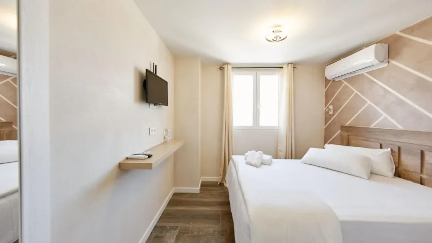 19 bedrooms hotel for sale, Cabo De Las Huertas, Spain No. 1276 № 14