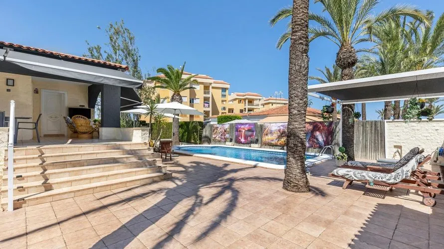 4 bedrooms villa for sale, Torrevieja, Spain No. 873