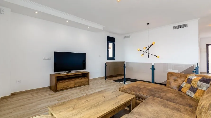 4 bedrooms villa for sale, Torrevieja, Spain No. 480