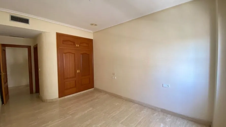 4 bedrooms apartment for sale, Torrevieja, Spain No. 817 № 6