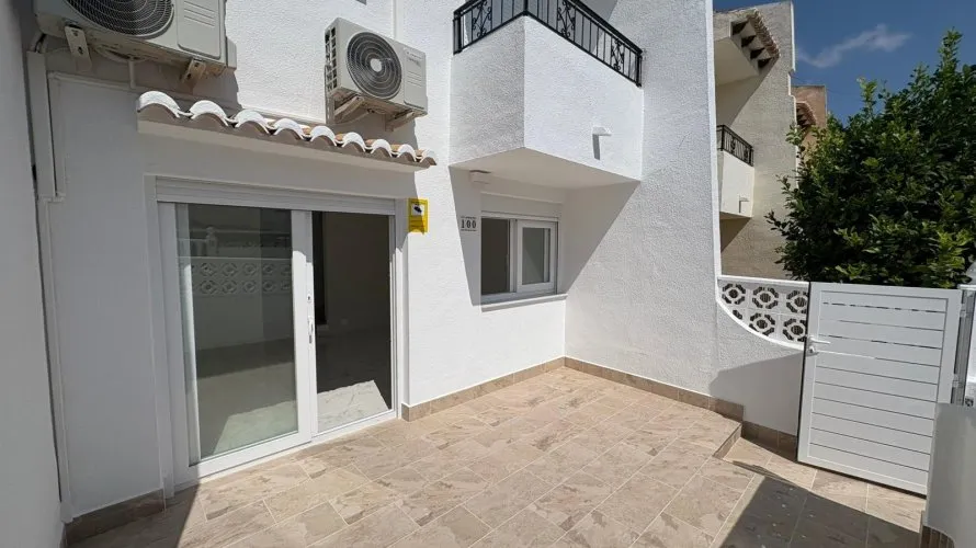 3 bedrooms house for sale, Torrevieja, Spain No. 827 № 24